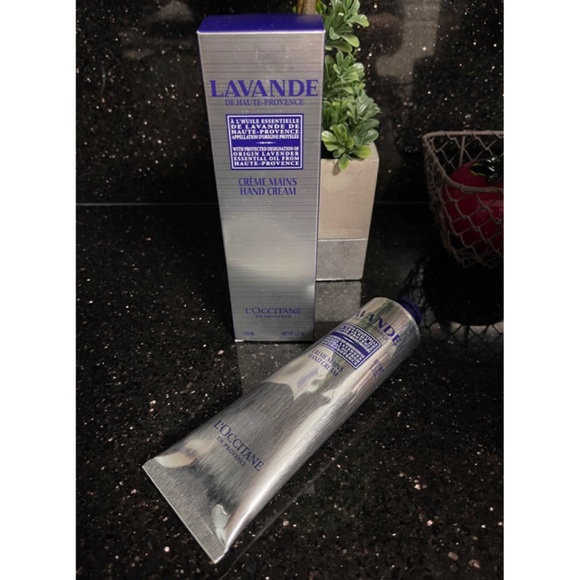 ✨NIB L'Occitane Lavender Hand Cream Hard to find 5.2 oz 150ml - Picture 3 of 6